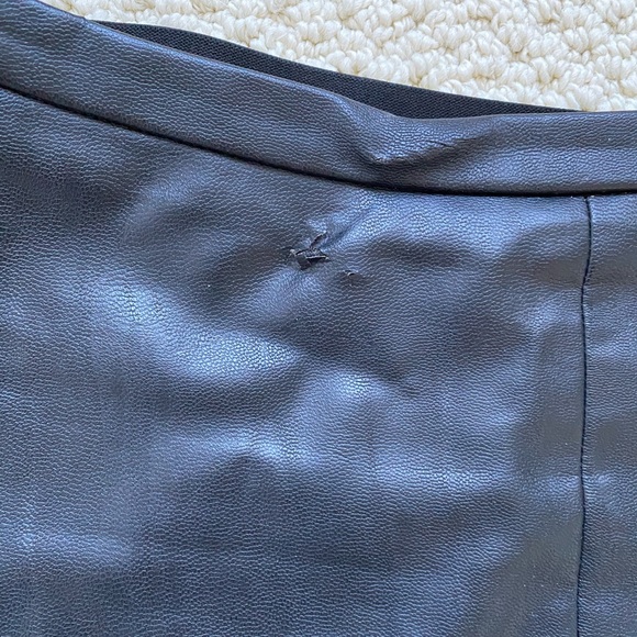 BCBG faux leather skirt - Picture 3 of 4